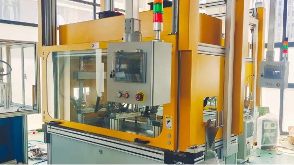 汽車膠條機(jī)工作臺 汽車膠條機(jī)工作臺