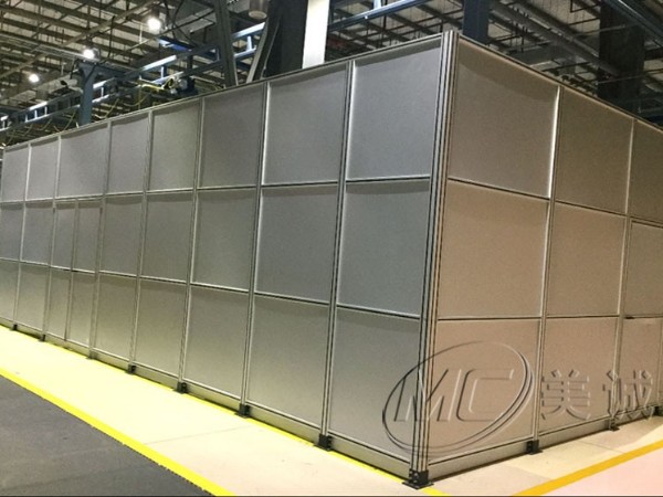 高溫環境用什么材料做機罩？